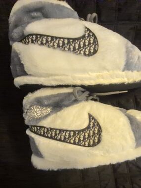 Nike x Dior-esque Fuzzy  Slippers in White and Gray
